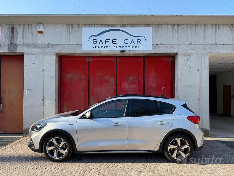 Usata Ford Focus Active 120 CV (88 kW) 2020 Grigio Berlina