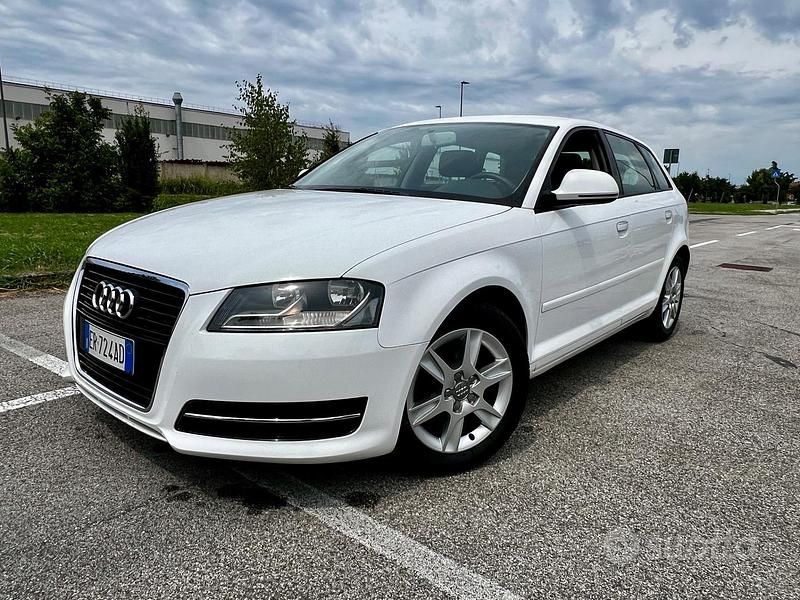 Bianco Usata 2013 Audi A3 Tre volumi | 6900 € (Super prezzo) - Immagine 1/4