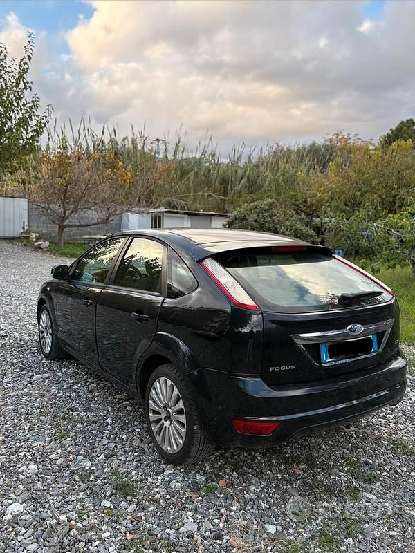 Usata Ford Focus Titanium 90 CV (66 kW) 2009 Nero Utilitaria