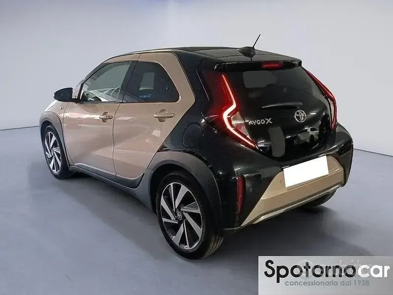 Occasion Toyota Aygo X Lounge 72 ch (52 kW) 2022 Beige SUV