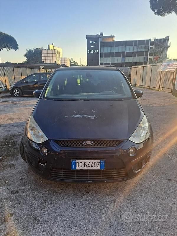 Usata Ford S-MAX Titanium 145 CV (106 kW) 2006 Blu Monovolume