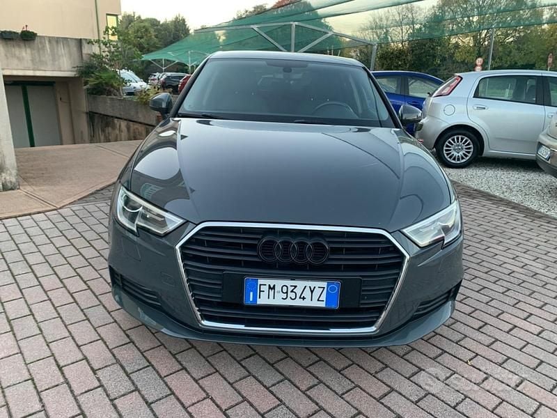 Usata Audi A3 Sport 150 CV (110 kW) 2017 Grigio Berlina