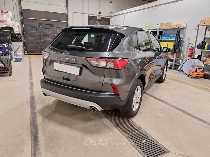 Usata Ford Kuga 120 CV (88 kW) 2021 Gray SUV
