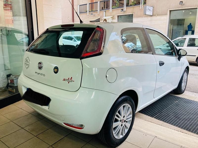 Usata Fiat Punto Evo 84 CV (61 kW) 2014 Bianco Utilitaria