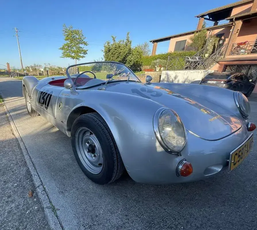 Usata Porsche 550 63 CV (46 kW) 1986 Argento Cabrio