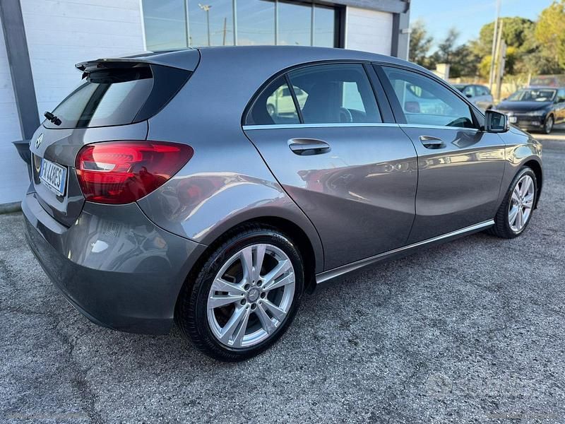 Occasion Mercedes A180 Premium 182 ch (133 kW) 2015 Gris Berline
