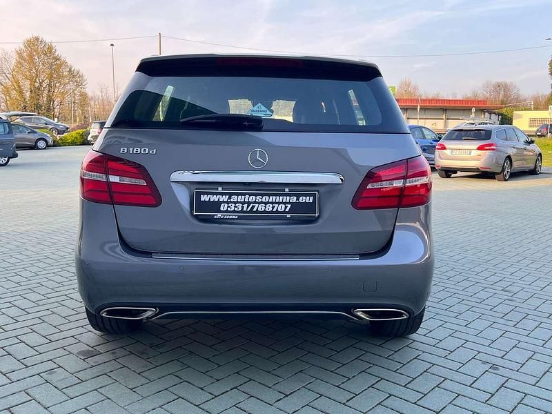 Usata Mercedes B180 109 CV (80 kW) 2016 Other Monovolume