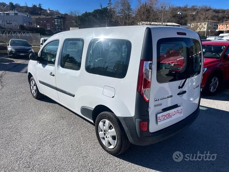 Usata Renault Kangoo 116 CV (85 kW) 2021 Bianco Monovolume