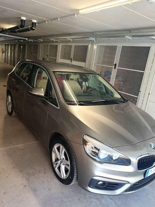 Usata BMW 218 Active Tourer Luxury Line 150 CV (110 kW) 2017 Grigio Monovolume