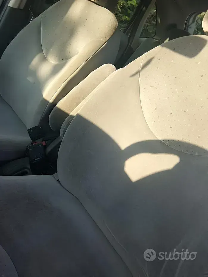 Usata Citroën C3 60 CV (44 kW) 2004 Grigio Berlina