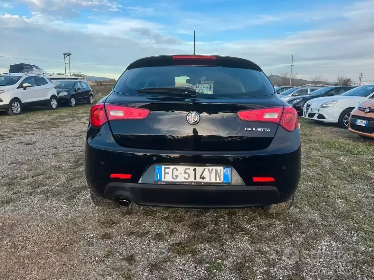 Usata Alfa Romeo Giulietta 120 CV (88 kW) 2017 Nero Utilitaria