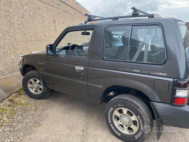 Occasion Mitsubishi Pajero 100 ch (73 kW) 1998 Gris SUV