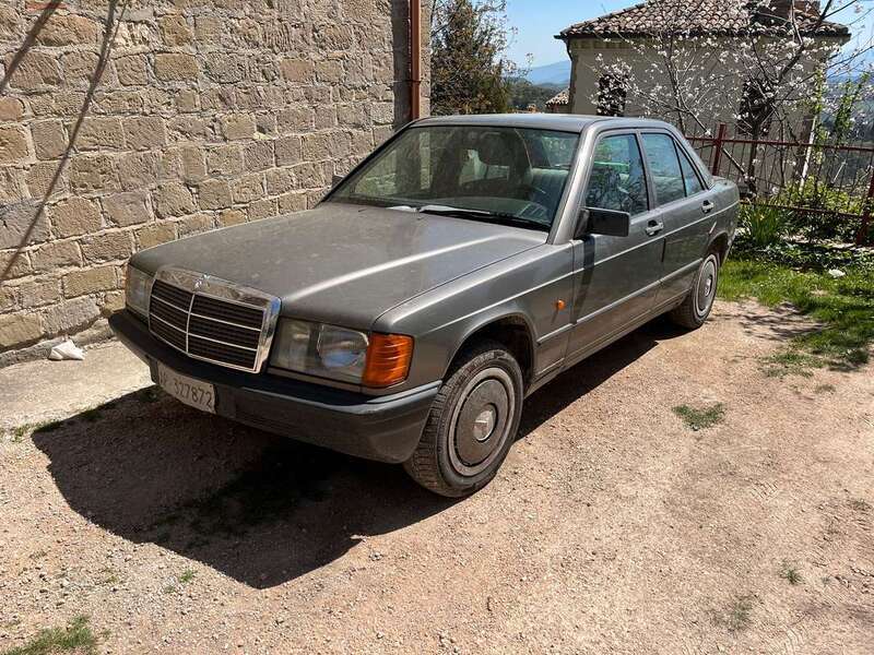 Usato 1986 Mercedes 190 2.0 Diesel 72 CV (1.750 €)