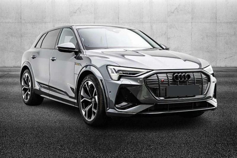 Usata Audi e-tron 225 kW (307 CV) 2022 Grigio SUV