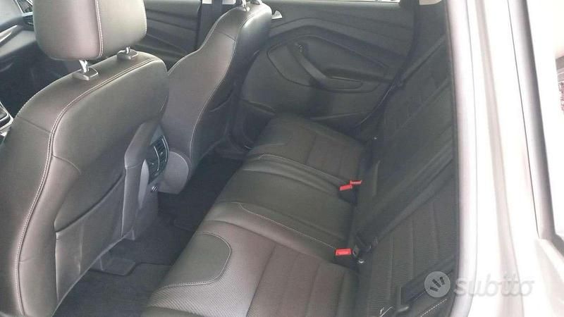 Usata Ford Kuga Titanium 120 CV (88 kW) 2015 Grigio SUV
