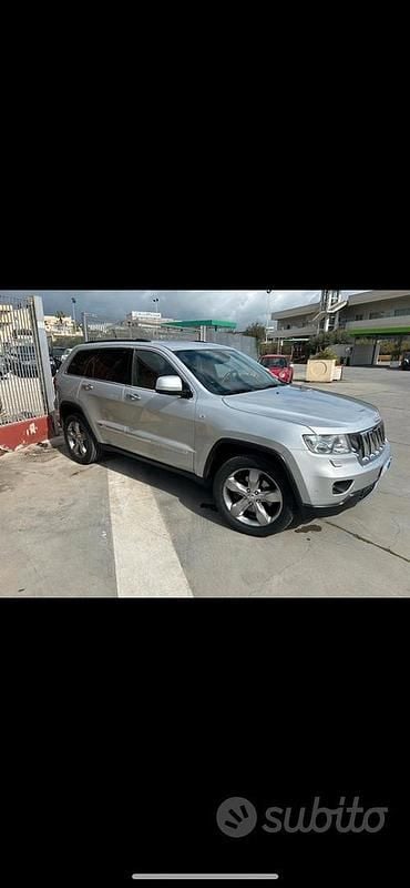 Usata Jeep Grand Cherokee 241 CV (177 kW) 2011 Grigio SUV
