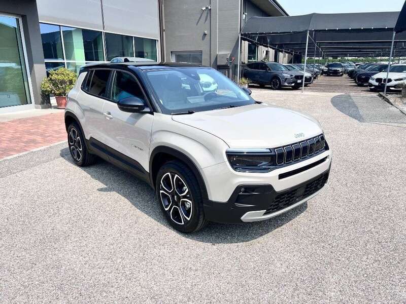 Nuova Jeep Avenger Summit 101 CV (74 kW) 2025 Beige SUV