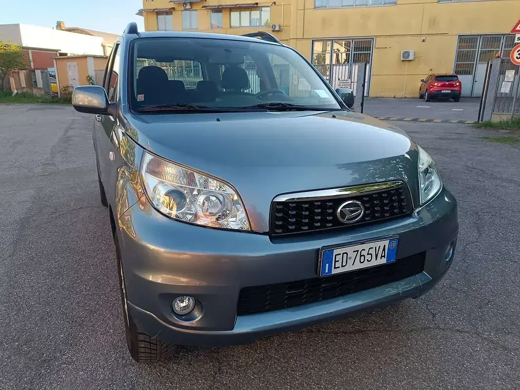 Usata Daihatsu Terios 105 CV (77 kW) 2010 Grigio SUV