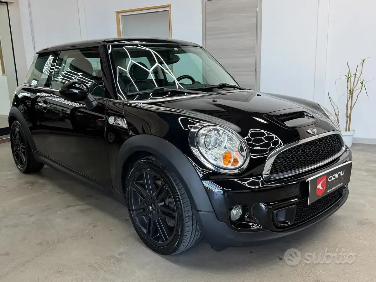 Usata Mini Cooper S 184 CV (135 kW) 2011 Nero Utilitaria