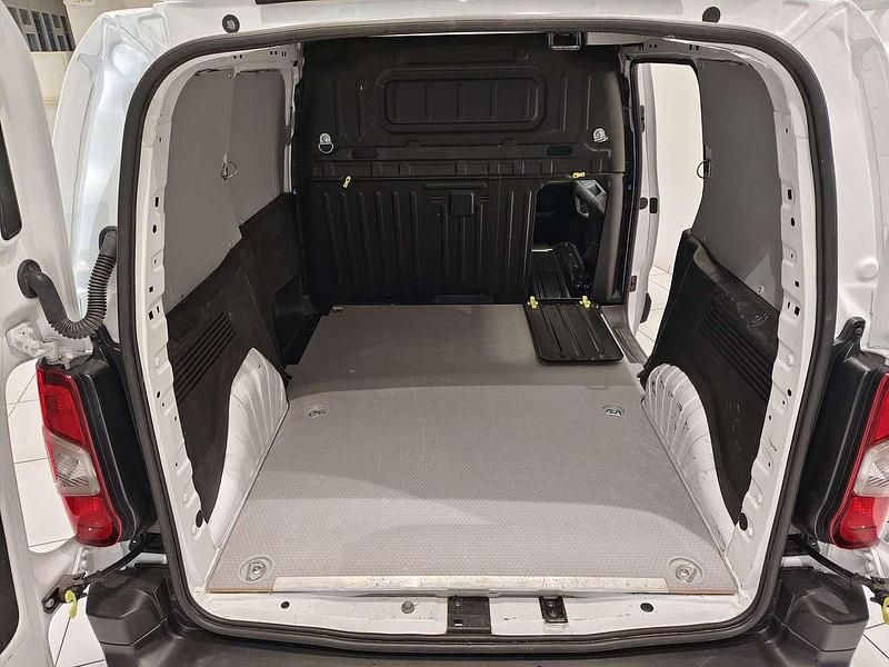 Usata Fiat Doblò 102 CV (75 kW) 2023 Bianco Monovolume