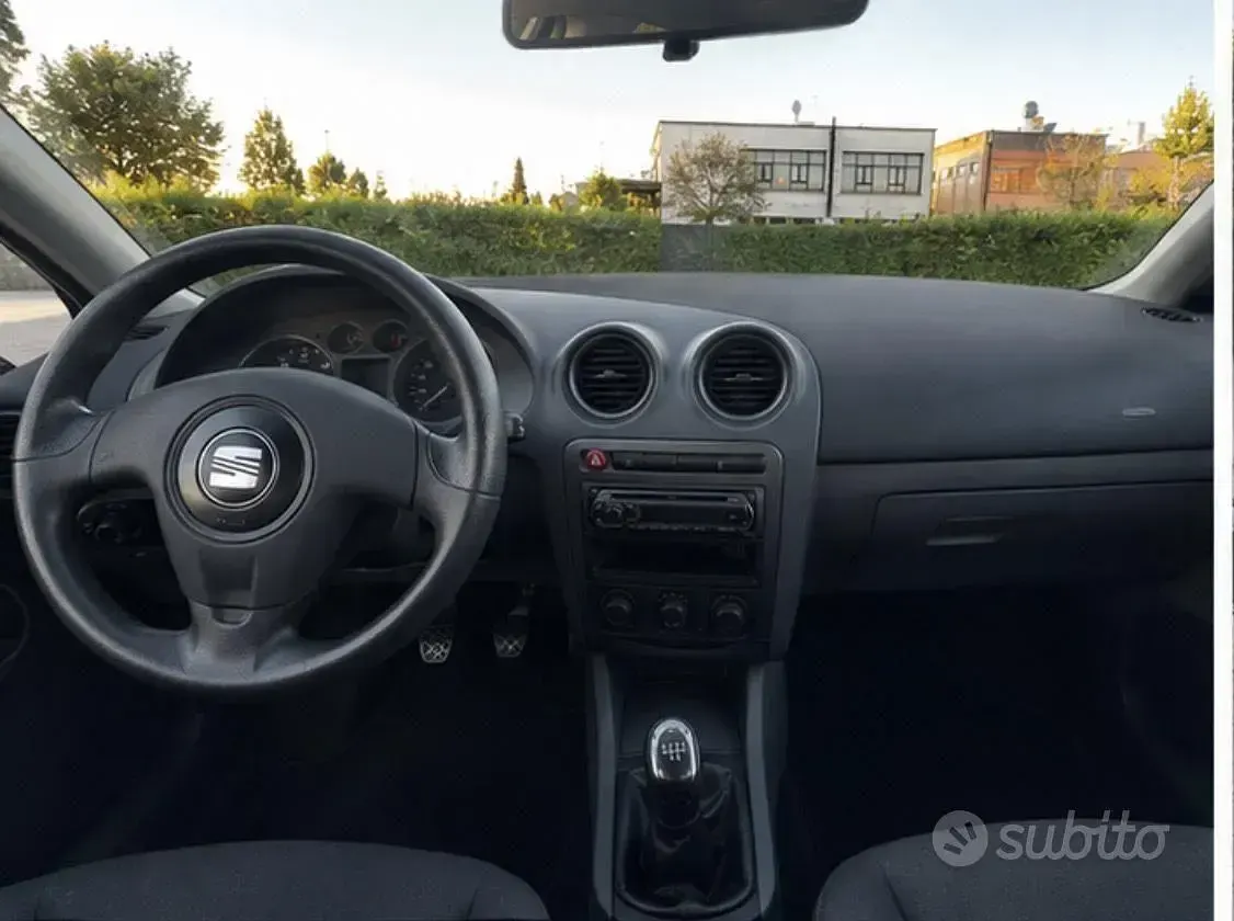 Usata Seat Ibiza 75 CV (55 kW) 2007 Grigio Utilitaria