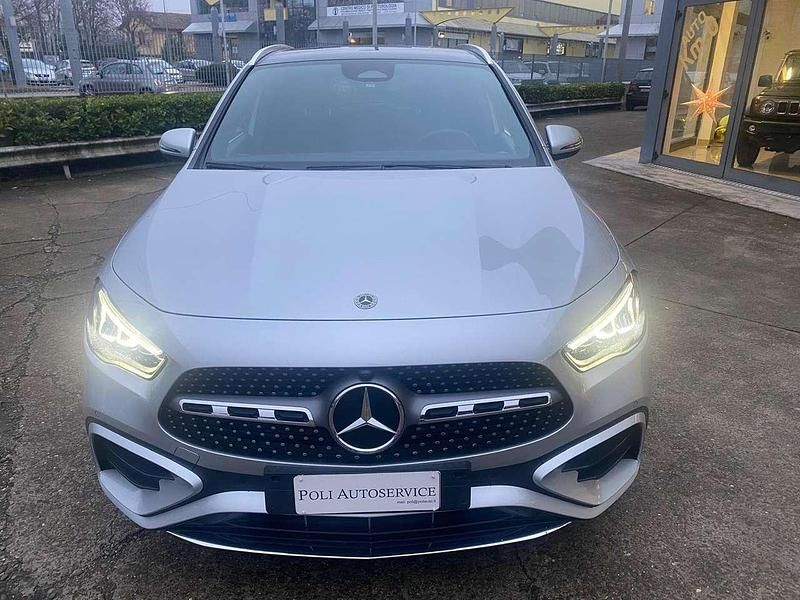 Usata Mercedes GLA200 AMG Line Premium Plus 150 CV (110 kW) 2024 Argento SUV