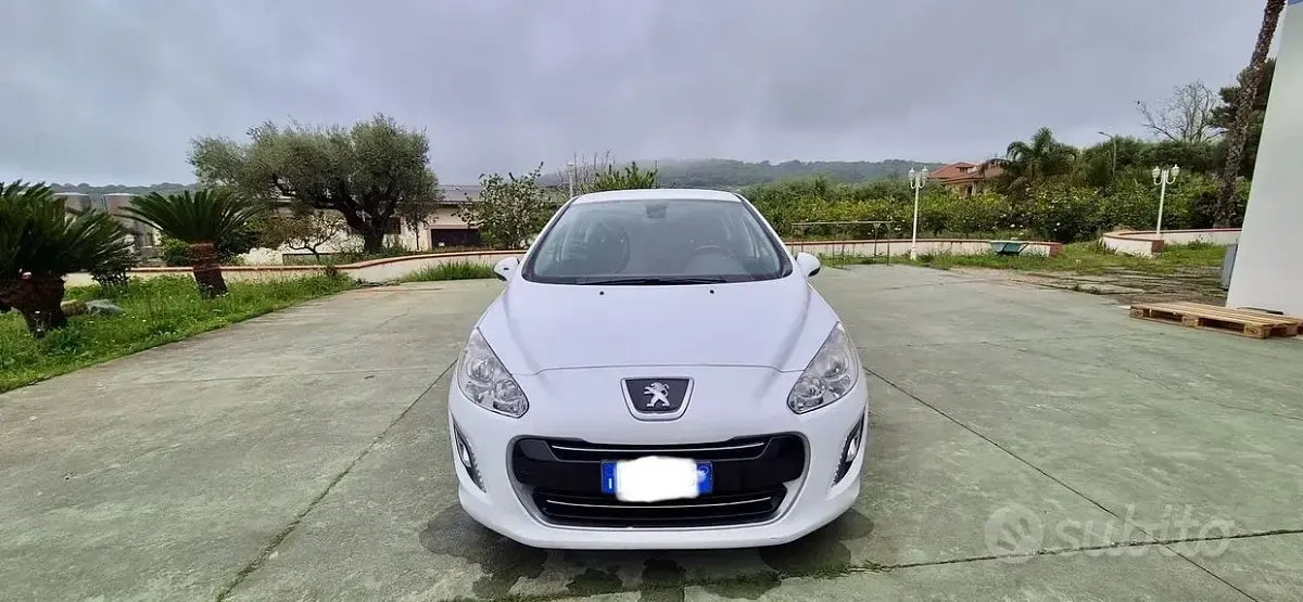 Usata Peugeot 308 109 CV (80 kW) 2012 Bianco Berlina