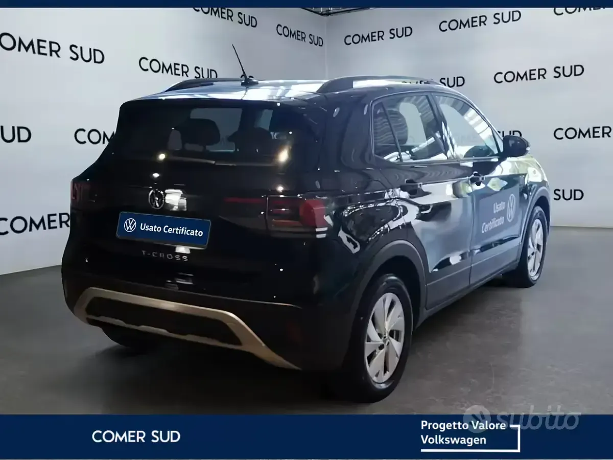 Usata VW T-Cross Life 95 CV (69 kW) 2024 Deep black perlato SUV