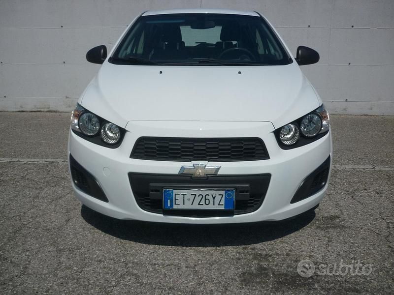 Usata Chevrolet Aveo LS 86 CV (63 kW) 2013 Bianco Berlina