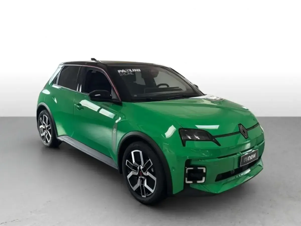Usata Renault 5 E-Tech Komfort 77 kW (106 CV) 2025 Bestyle verde pop  verde pop Berlina
