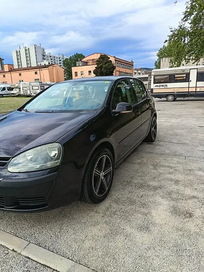 Usata VW Golf IV 105 CV (77 kW) 2004 Nero Berlina