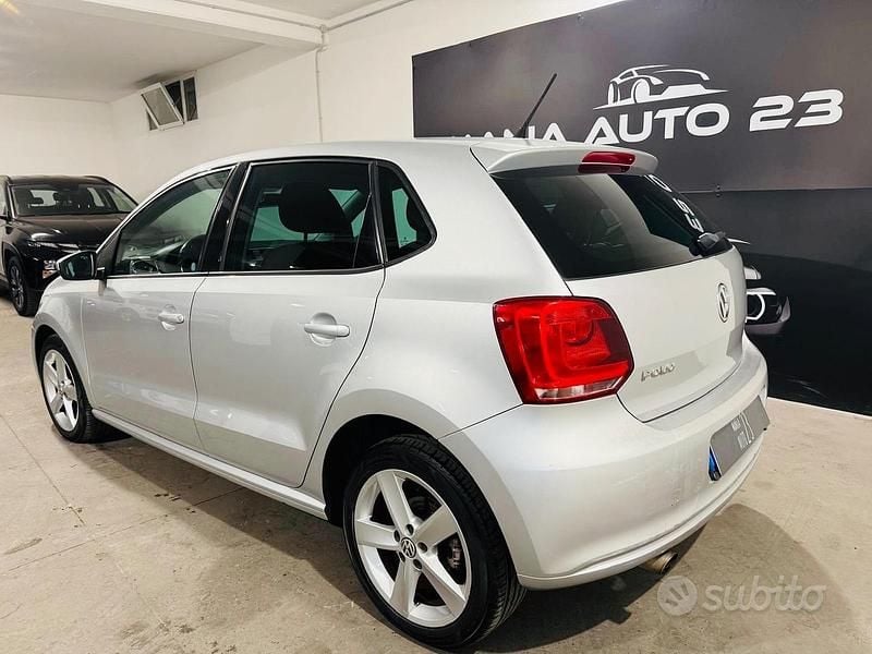 Usata VW Polo R-line 90 CV (66 kW) 2014 Argento Berlina