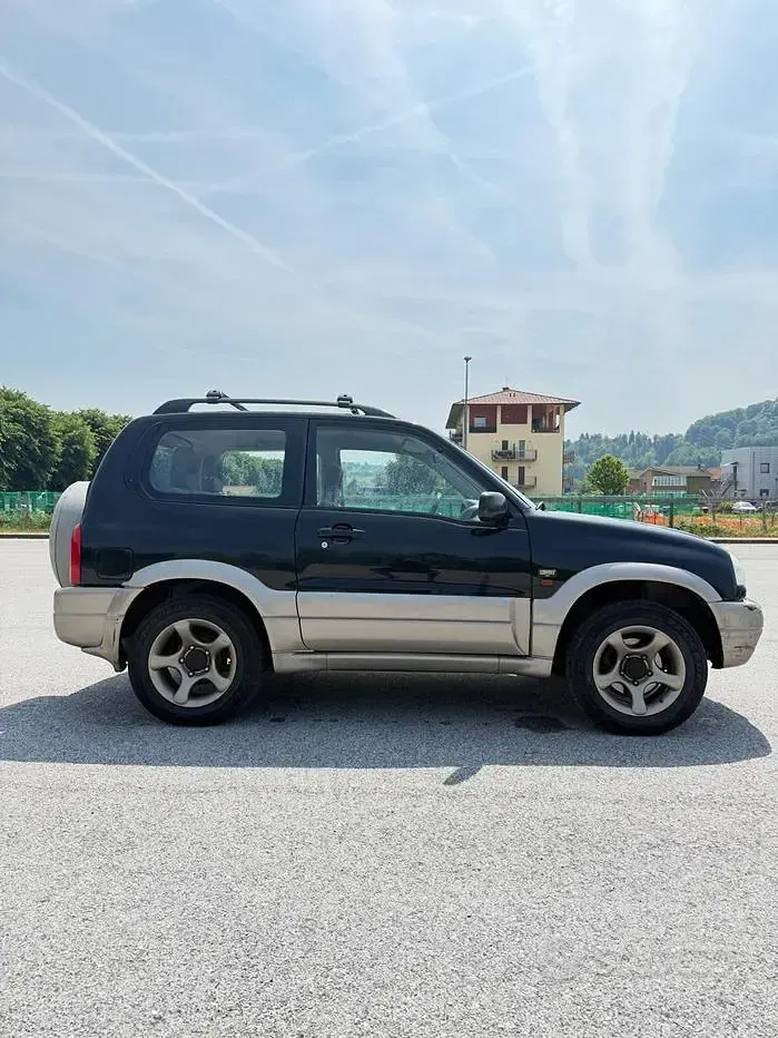 Usata Suzuki Grand Vitara 94 CV (69 kW) 2001 Nero SUV
