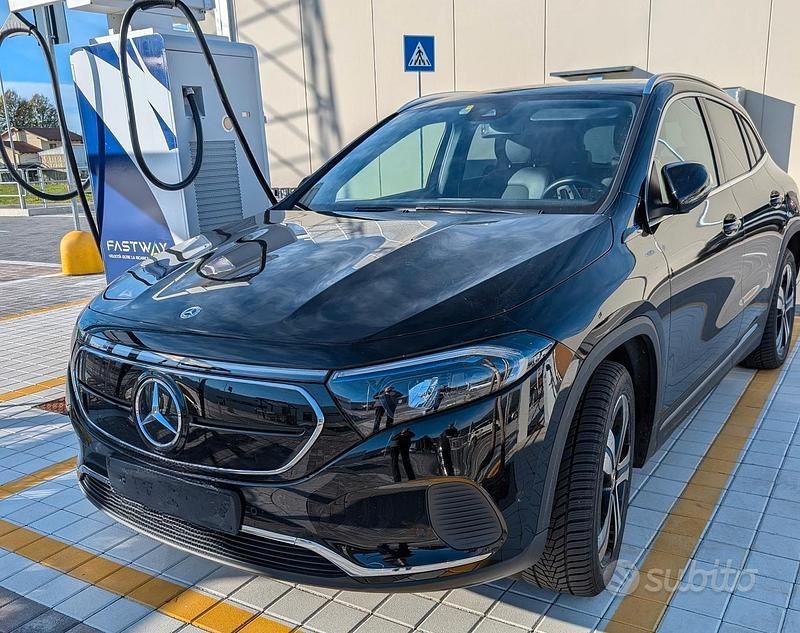 Usata Mercedes EQA350 214 kW (292 CV) 2022 Nero SUV