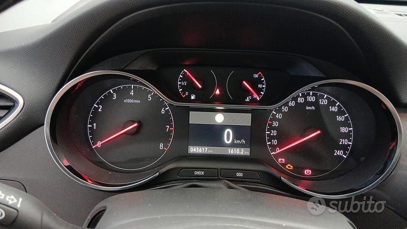 Usata Opel Crossland X 110 CV (80 kW) 2023 Bianco SUV