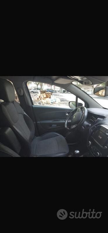 Usata Renault Captur 95 CV (69 kW) 2019 Grigio SUV