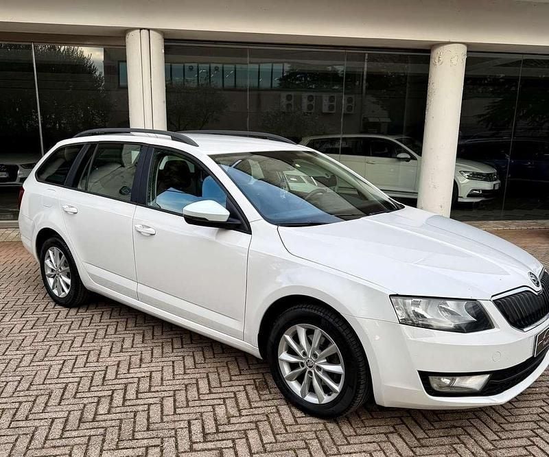 Usata Skoda Octavia Executive 150 CV (110 kW) 2016 Bianco Station wagon