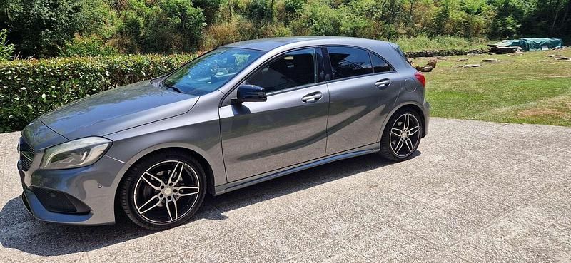 Usata Mercedes A180 Premium 109 CV (80 kW) 2016 Grigio Berlina