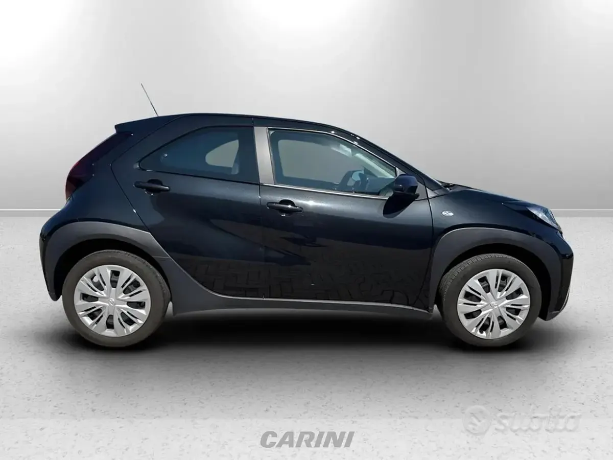 Usata Toyota Aygo X Active 72 CV (52 kW) 2022 Nero SUV