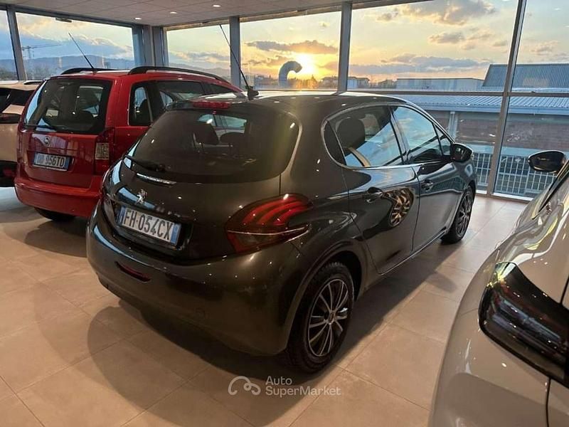 Usata Peugeot 208 Allure 75 CV (55 kW) 2017 Grigio scuro Utilitaria
