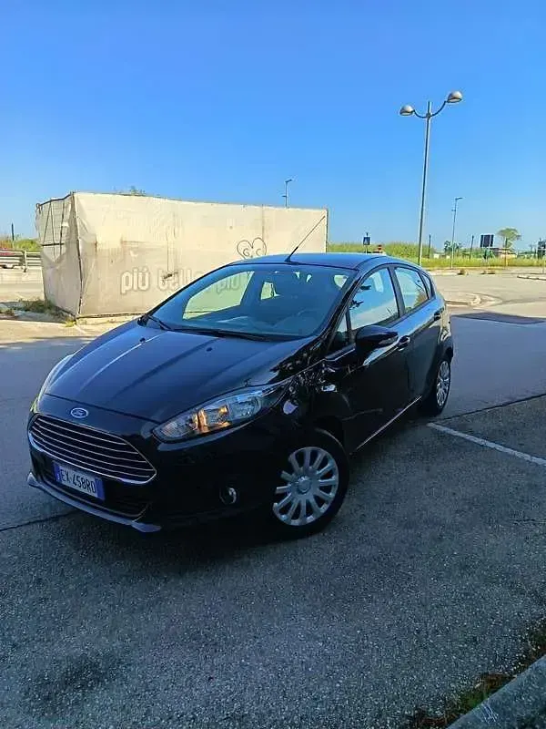 Usata Ford Fiesta Titanium 80 CV (58 kW) 2014 Utilitaria