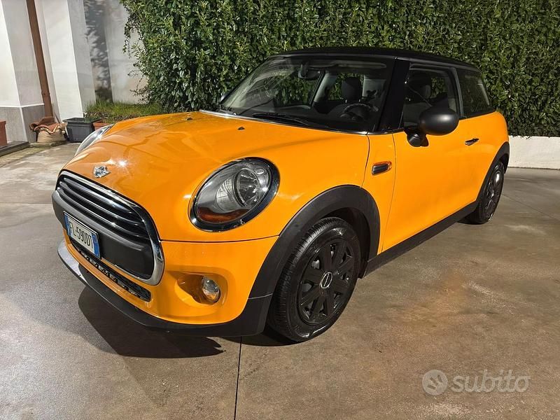 Usata Mini ONE 74 CV (54 kW) 2017 Giallo Utilitaria