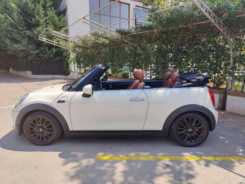 Usata Mini Cooper D Cabriolet Hype 111 CV (81 kW) 2016 Cabrio