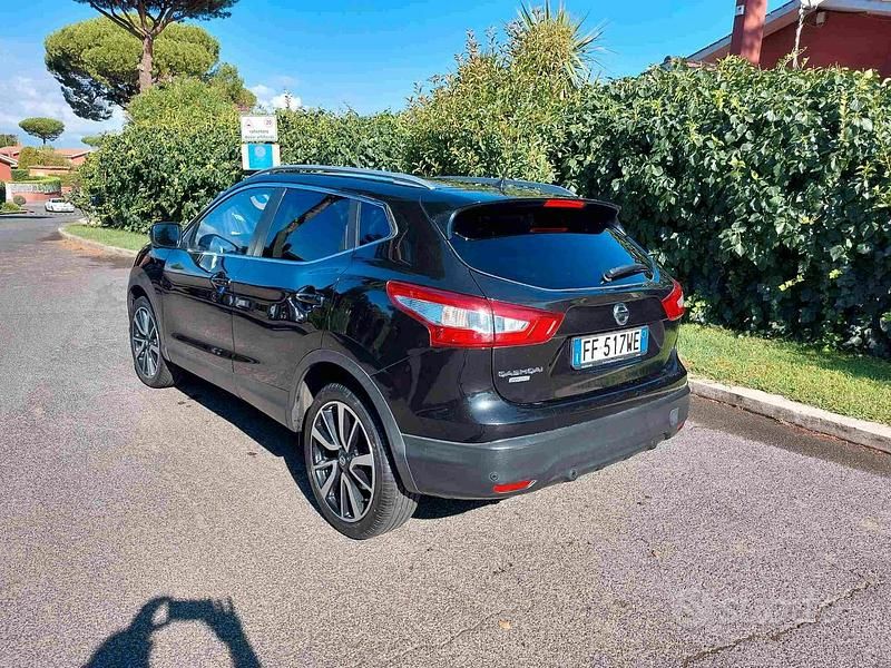 Usata Nissan Qashqai 130 CV (95 kW) 2016 Nero SUV