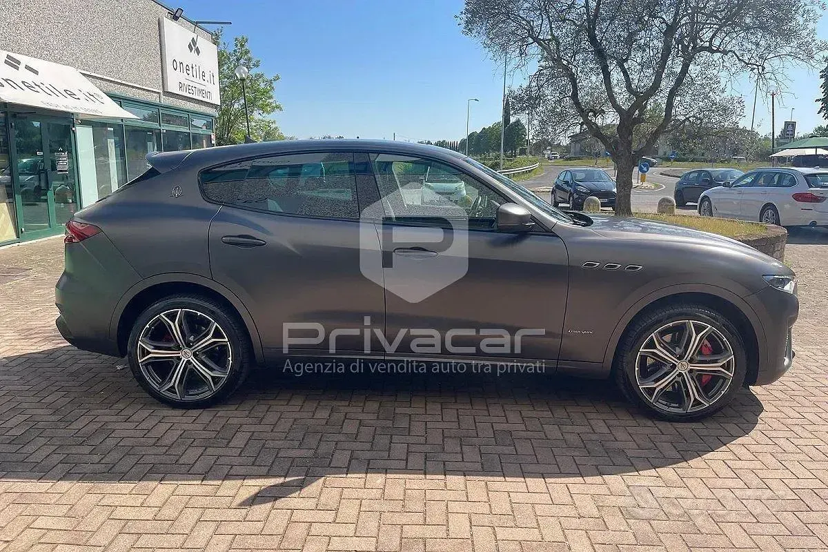 Begagnad Maserati Levante 250 HK (183 kW) 2020 Grå SUV