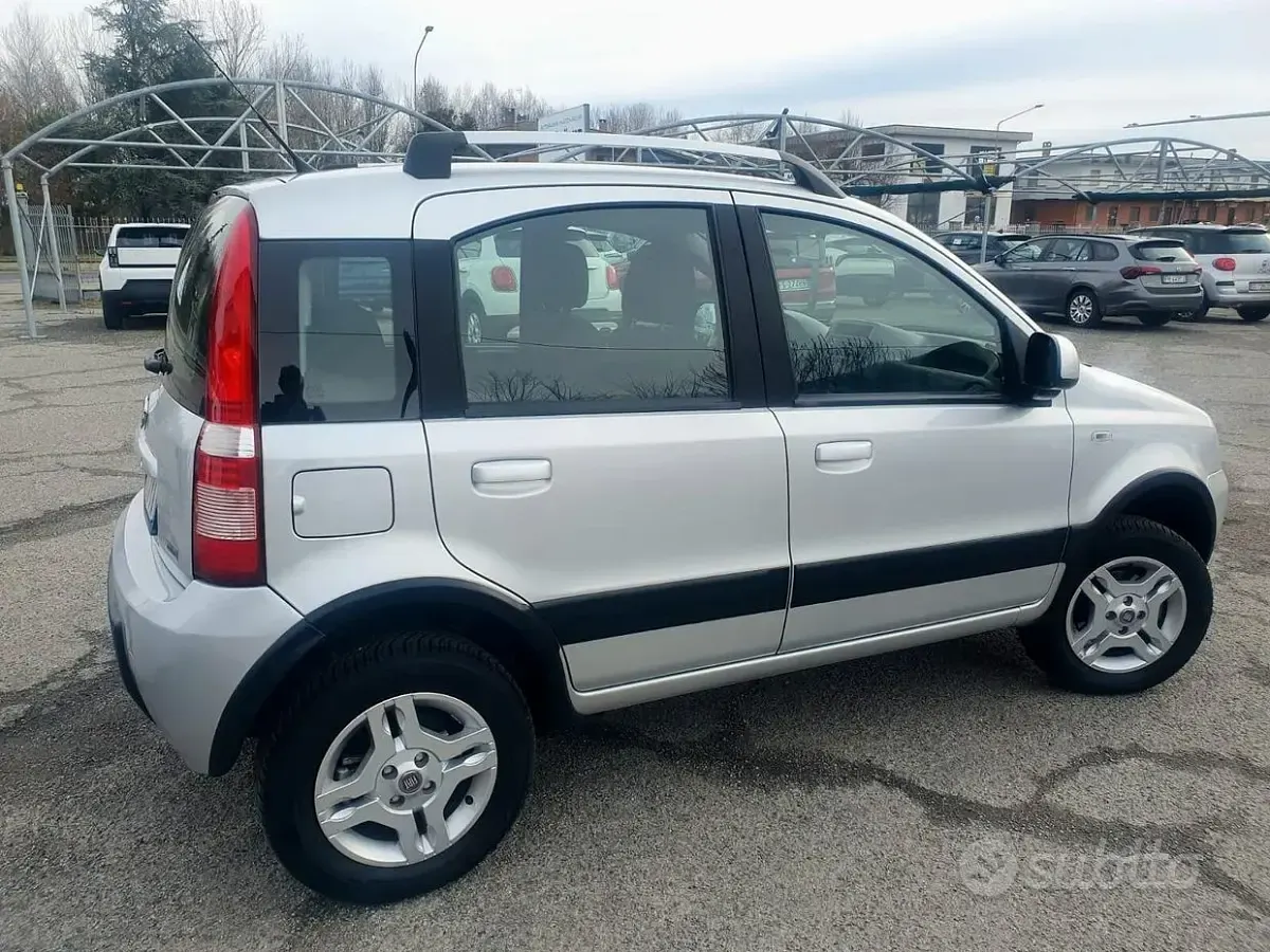 Gebraucht Fiat Panda 4x4 Climbing 75 PS (55 kW) 2011 Grau Kleinwagen