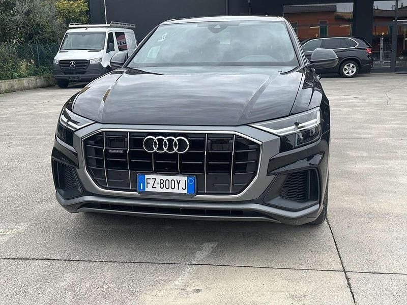 Usata Audi Q8 S-Line 286 CV (210 kW) 2020 Nero SUV