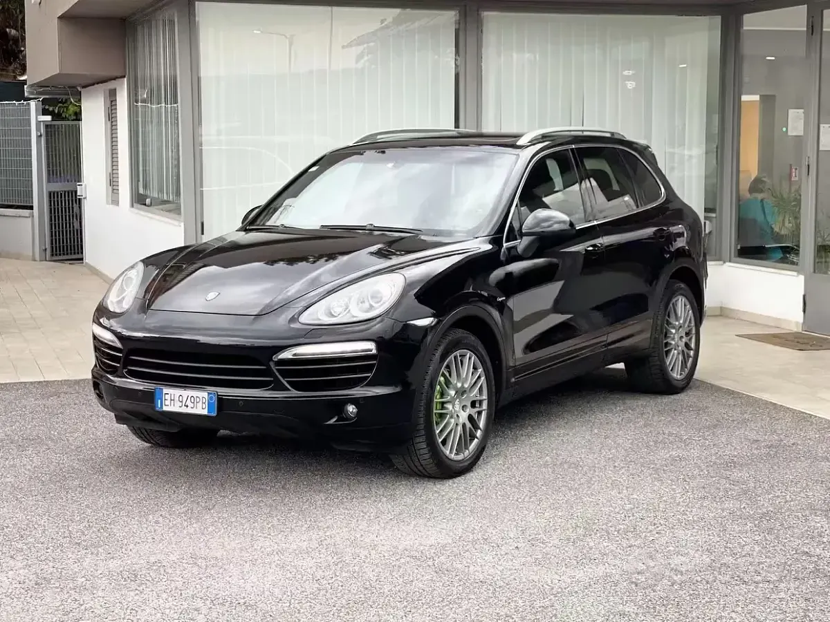 Usata Porsche Cayenne 240 CV (176 kW) 2011 Nero SUV