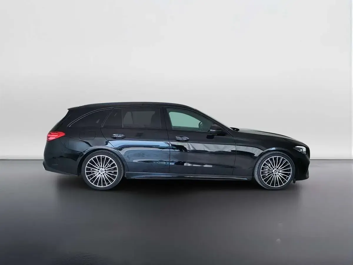 Usata Mercedes C220 AMG line 197 CV (144 kW) 2023 Nero Station wagon