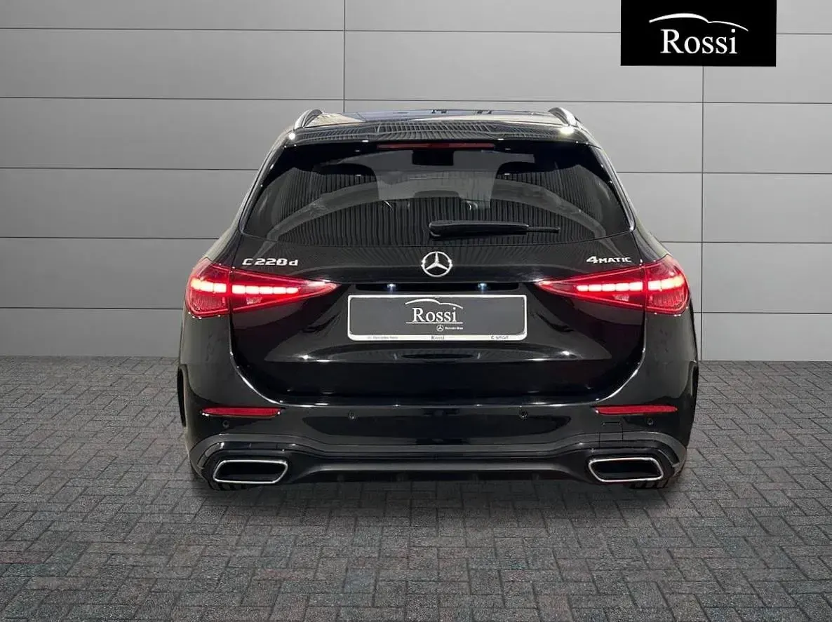 Usata Mercedes 220 Premium 200 CV (147 kW) 2022 Nero metallizzato Station wagon